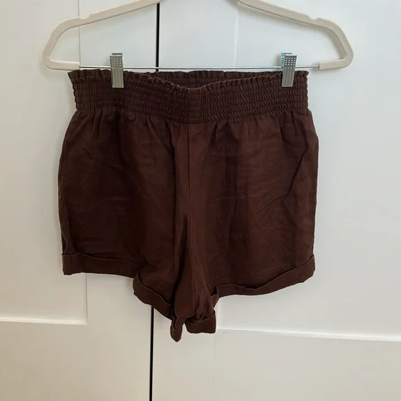 Linen pull-on shorts - Picture 2 of 5